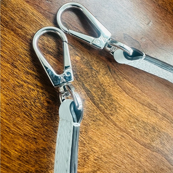 Louis Vuitton, Scala Pouch Bag Gradient Mahina Leather Mini - Picture 11 of 12